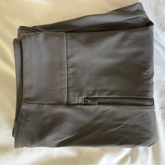 Athleta Headlands Hybrid Tight, Flagstone Grey Size 8 - Picture 7 of 7